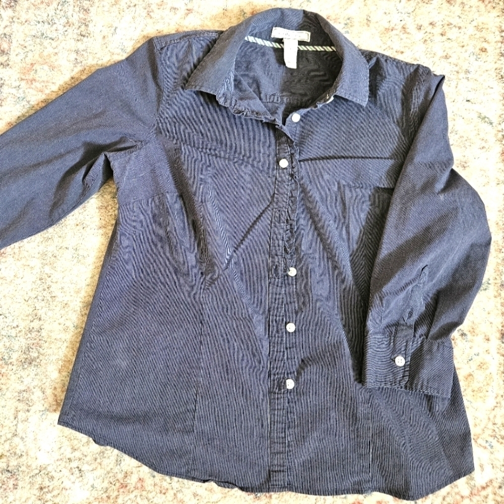 G.H. Bass & Co. Blue Striped Button up Shirt. With a lil ruffle. Size L